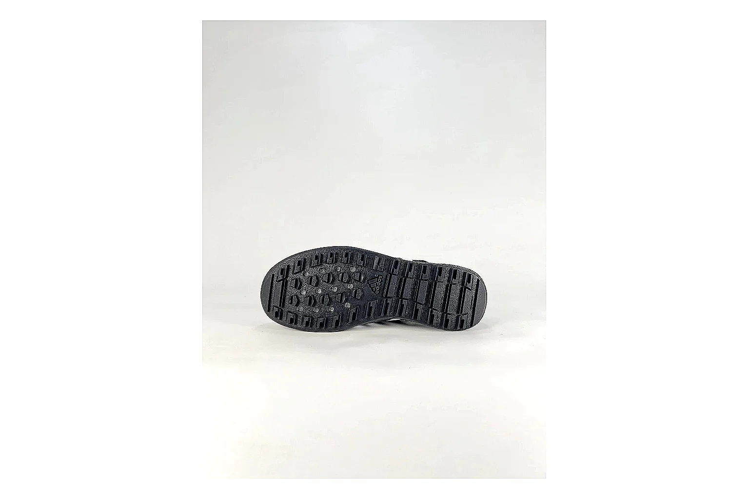 Adidas Originals Daroga Black White Sneakers shopping brief image showing black white low-top sneakers with mesh texture, side-profile shape, upper panel lines, and outsole detail thumbnail 2