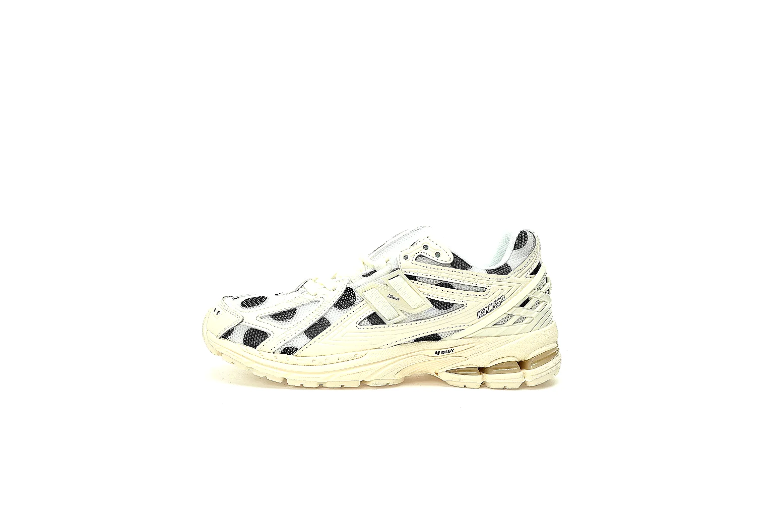 GogoBuy agent brief photos for Asics Cream Black Gel Runner Sneaker