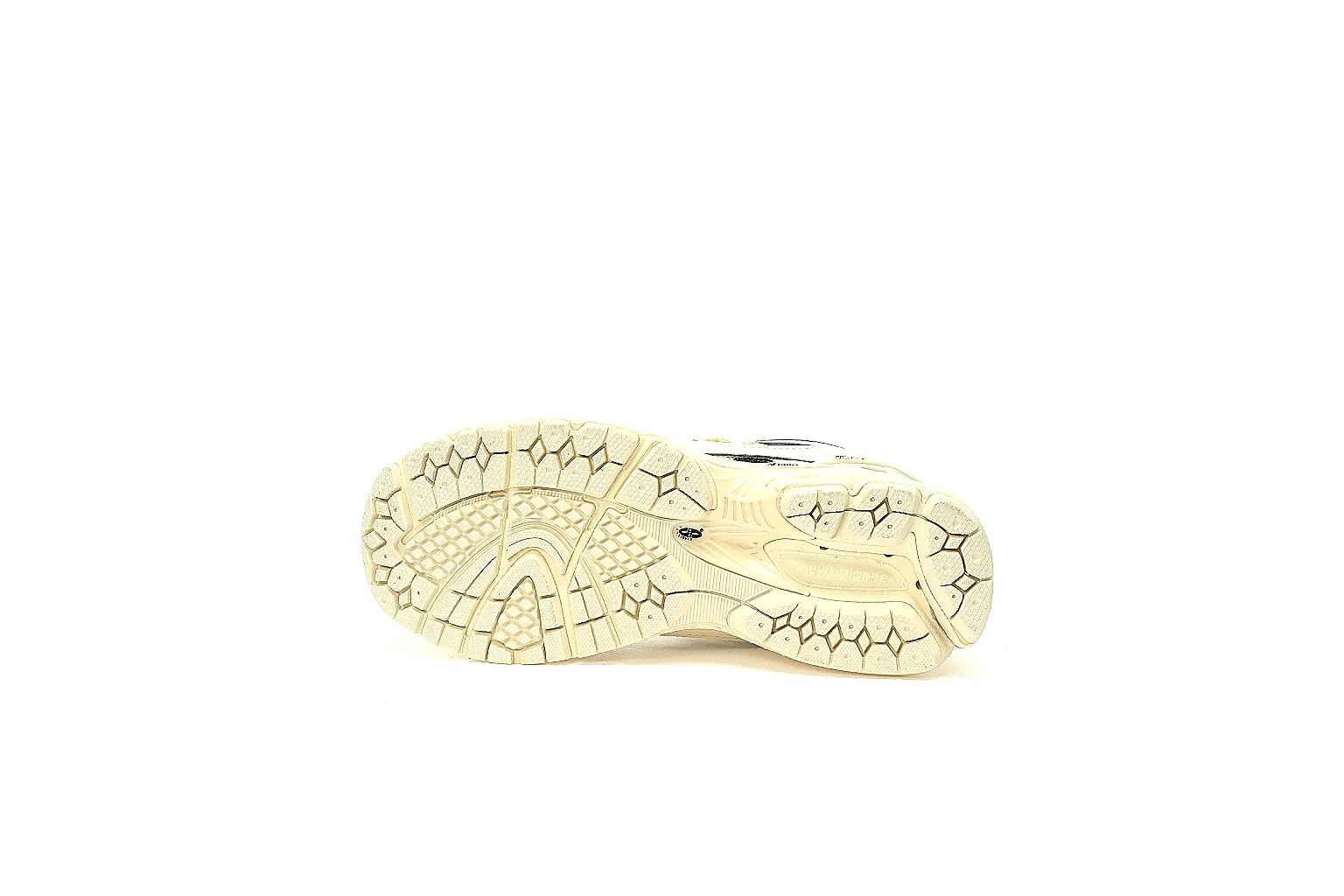 GogoBuy agent brief photos for Asics Cream Black Gel Runner Sneaker thumbnail 2