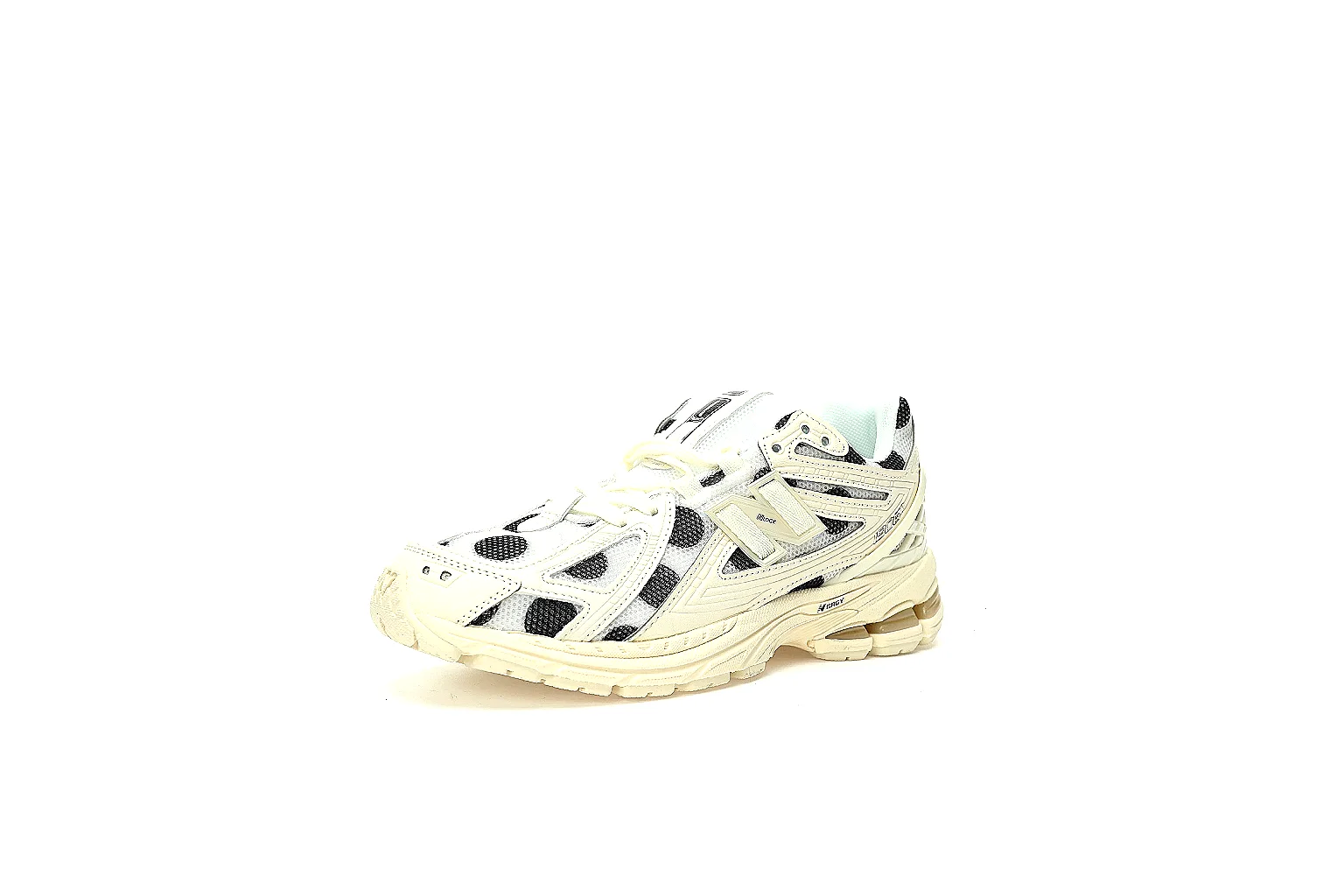 GogoBuy agent brief photos for Asics Cream Black Gel Runner Sneaker thumbnail 4