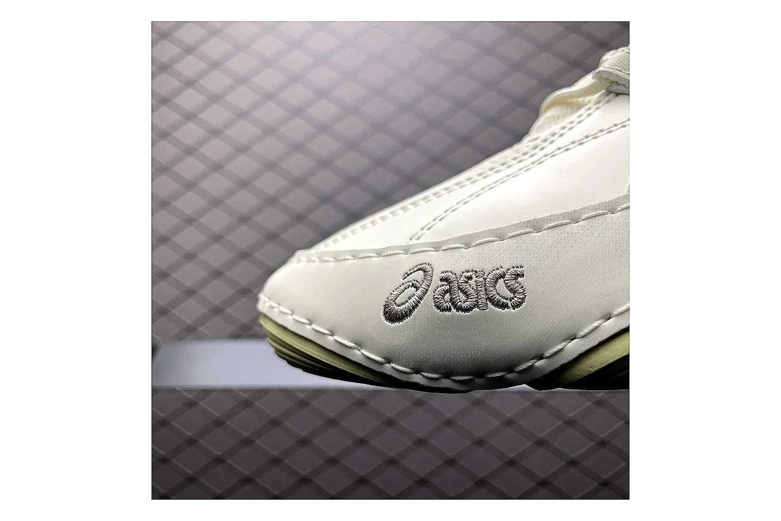 Asics Gel-Kahana Cream Silver shopping brief image showing silver cream gel-kahana trail runner with mixed upper and trail shape thumbnail 3