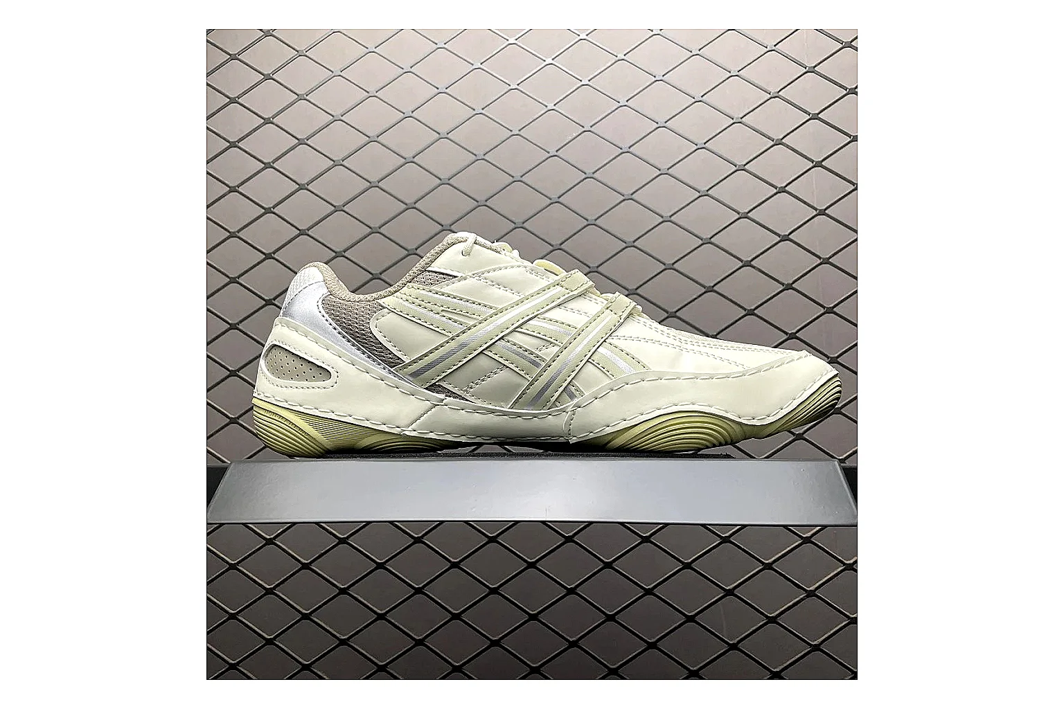 Asics Gel-Kahana Cream Silver shopping brief image showing silver cream gel-kahana trail runner with mixed upper and trail shape thumbnail 5
