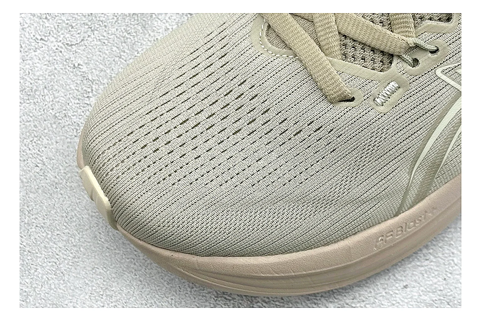 Asics Gel-Nimbus cream runner shopping brief image thumbnail 3