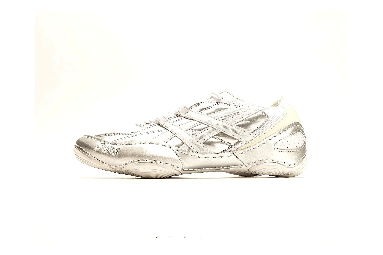 Asics Gel Runner Cream shopping brief photo showing cream mesh-leather runner upper, layered Asics panels, retro running shape, and cushioned sole