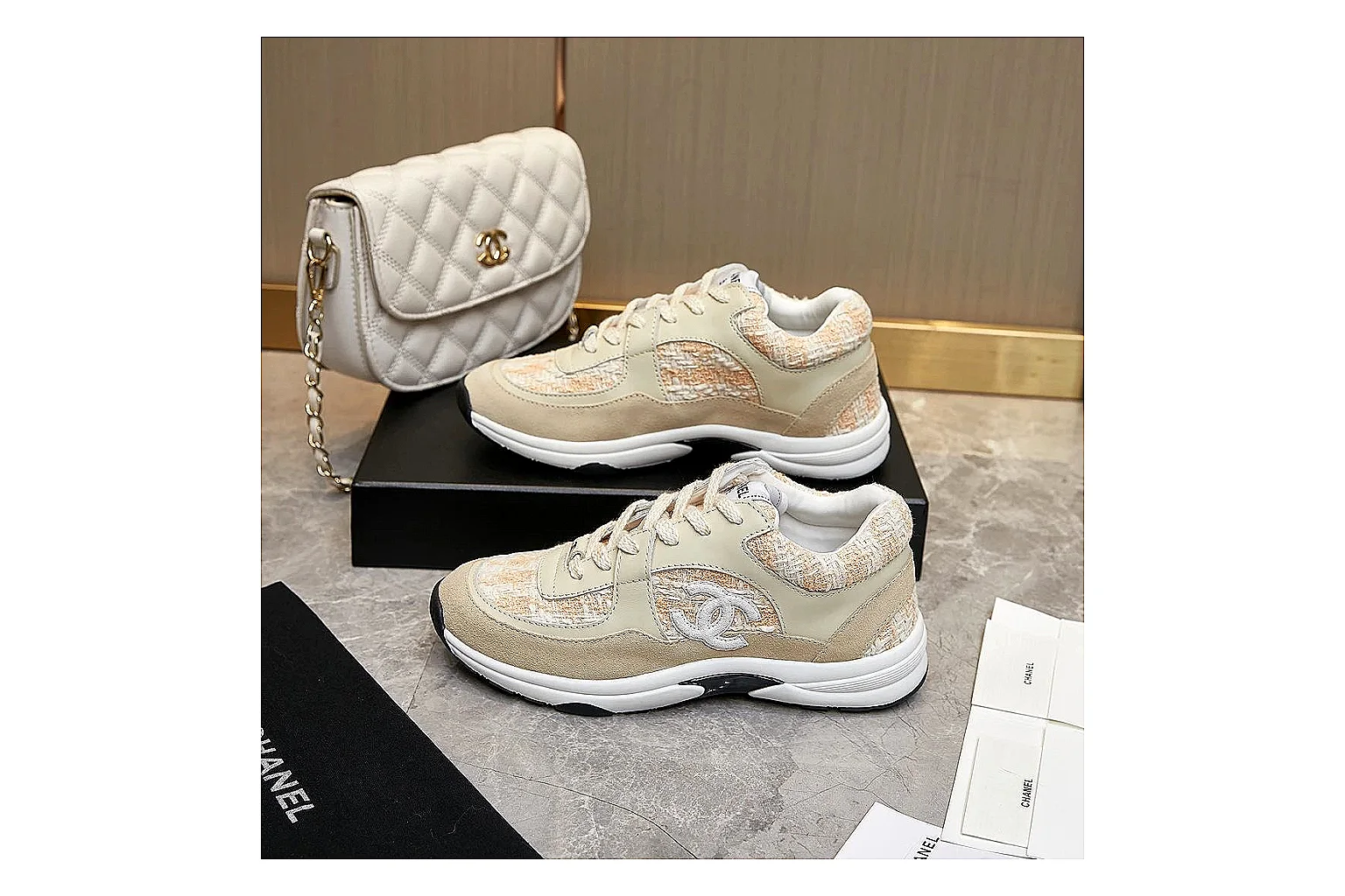 gogobuy.cloud Chanel Beige CC Runner 2880 Beige runner product image thumbnail 2