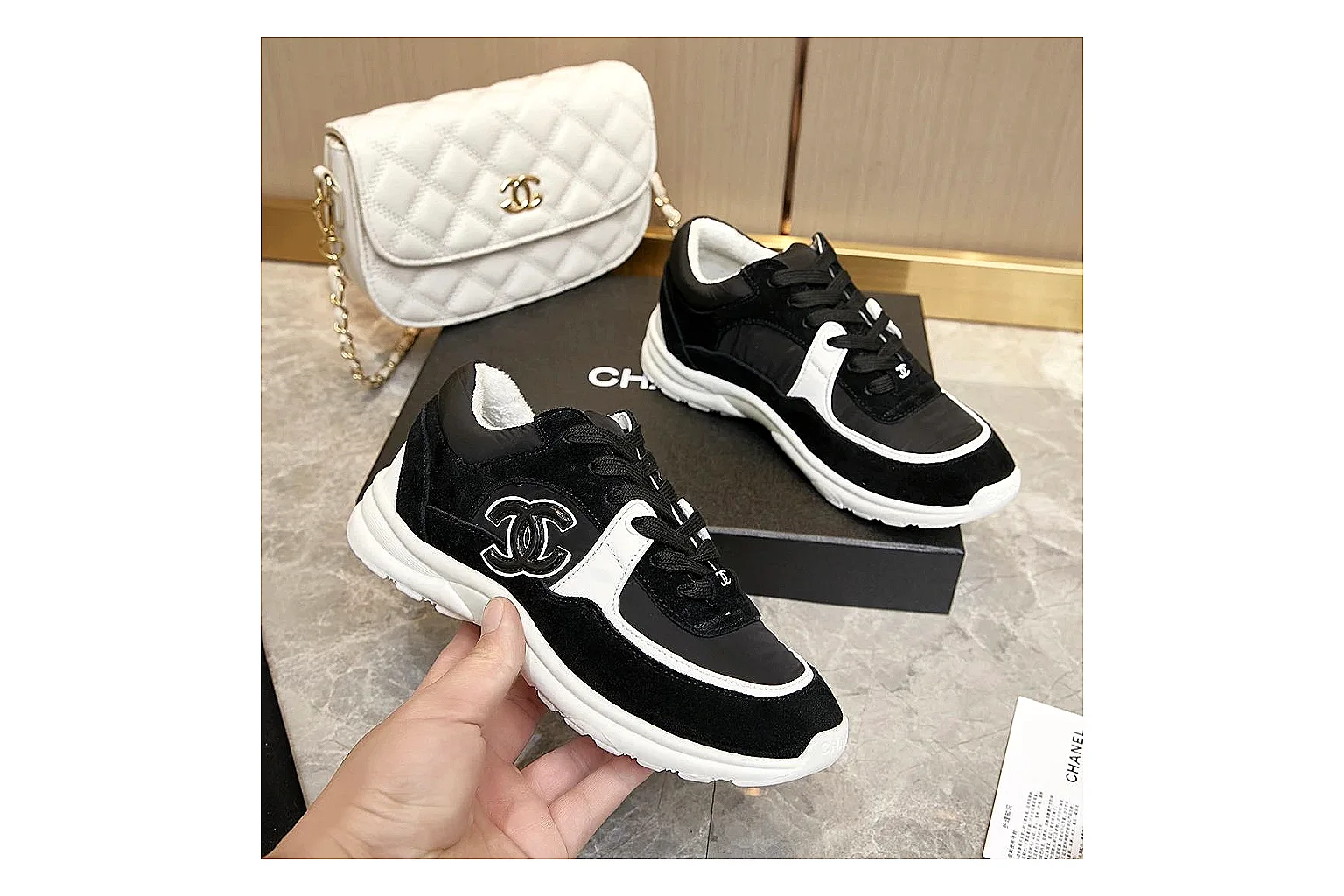gogobuy.cloud Chanel Black White CC Runner 2802 Black White runner product image thumbnail 2