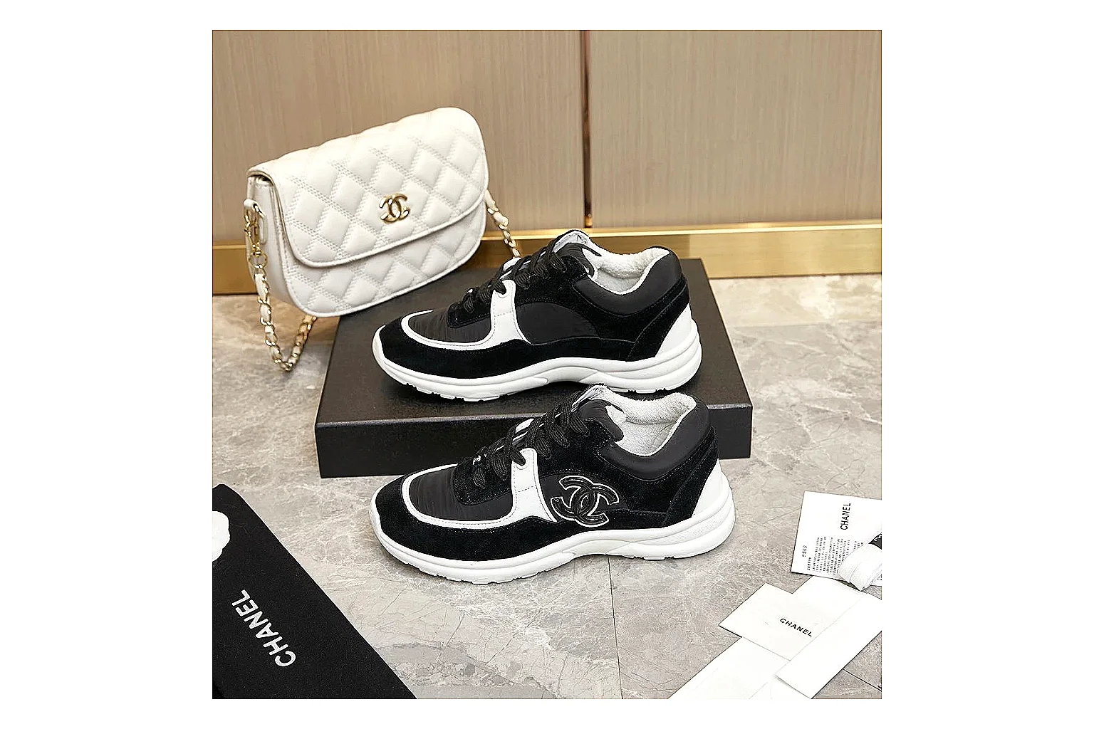 gogobuy.cloud Chanel Black White CC Runner 2802 Black White runner product image thumbnail 6