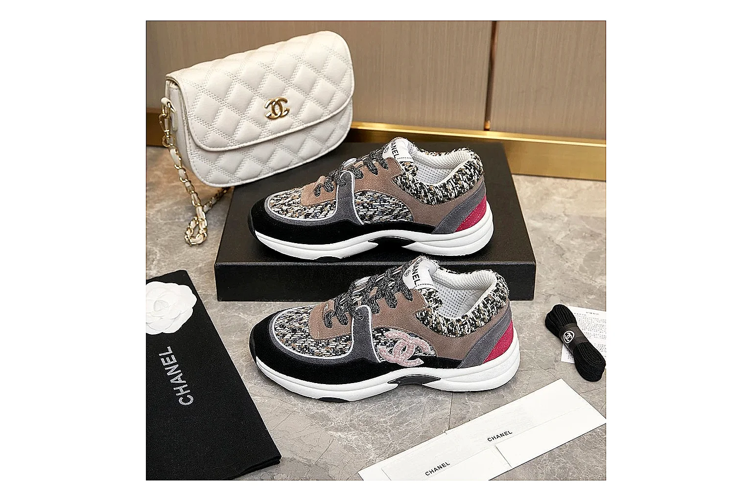 gogobuy.cloud Chanel Grey Pink CC Runner 2853 Grey Pink runner product image thumbnail 3