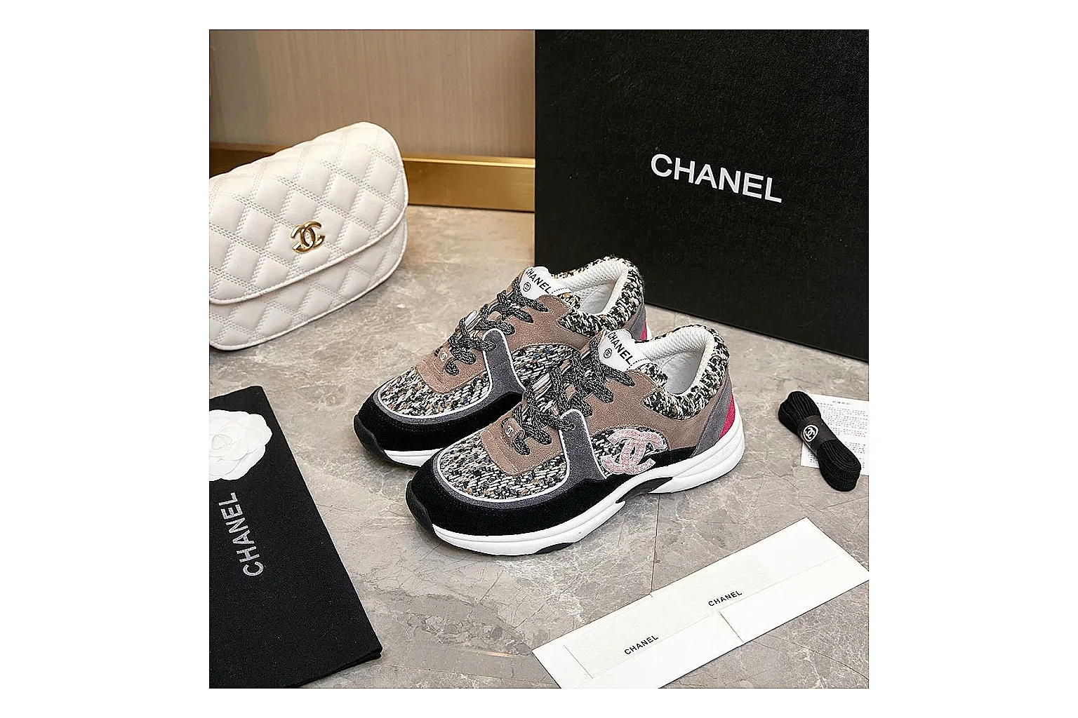 gogobuy.cloud Chanel Grey Pink CC Runner 2853 Grey Pink runner product image thumbnail 5