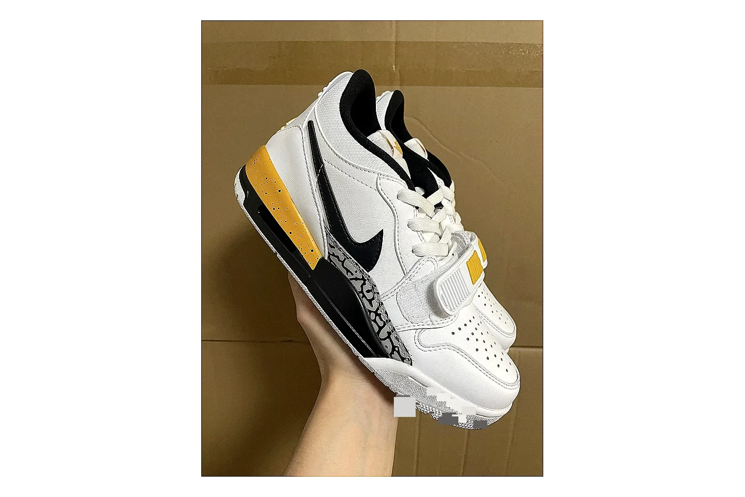 Jordan Retro Court White Yellow shopping brief photo showing white leather low-top upper, yellow accents, basketball-retro shape, and clean court sole