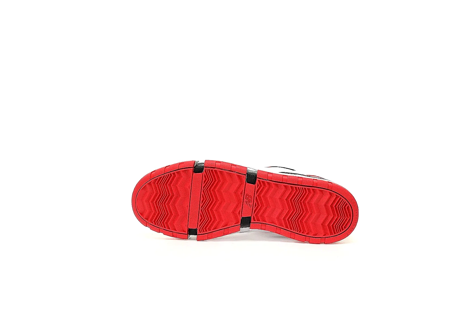 GogoBuy agent brief photos for Jordan White Red Black High Retro Sneaker thumbnail 2