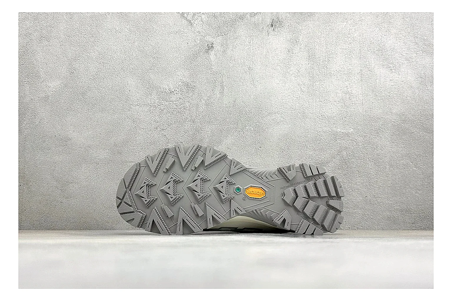 Kailas Fuga 5 White Blue shopping brief photo showing white trail upper, blue accents, Vibram outsole, and protective technical running build thumbnail 2