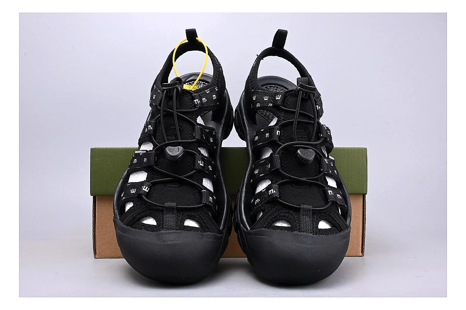 KEEN Zerraport Black Sandal shopping brief image showing black zerraport outdoor sandal with mixed upper and sandal shape thumbnail 2