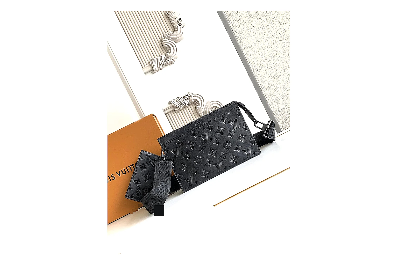 gogobuy.cloud Louis Vuitton Black Monogram Tote Bag 0762 Black structured-tote product image