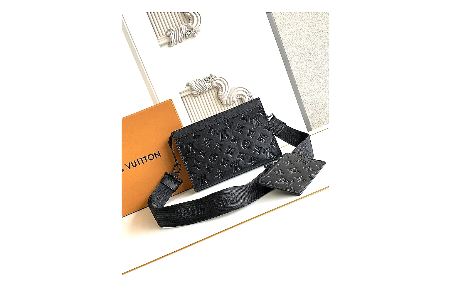 gogobuy.cloud Louis Vuitton Black Monogram Tote Bag 0762 Black structured-tote product image thumbnail 5
