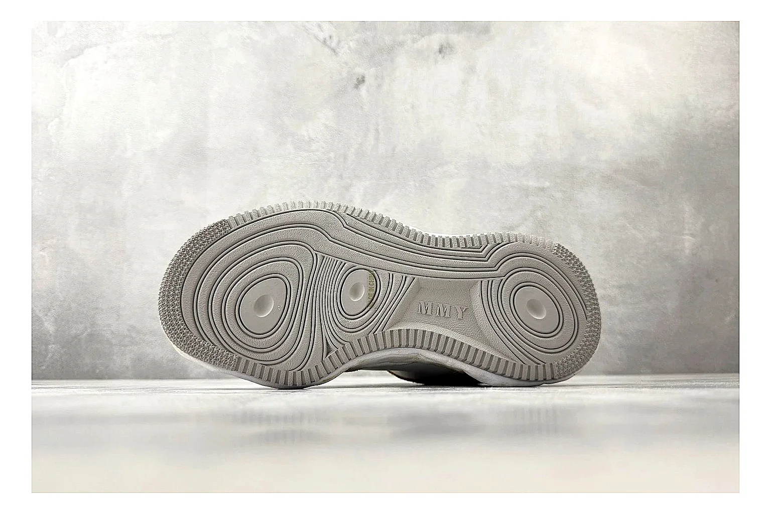 Maison Mihara Yasuhiro Blakey Beige Distressed shopping brief photo showing beige distressed canvas upper, warped sculpted white sole, low lace profile, and intentionally worn texture thumbnail 2