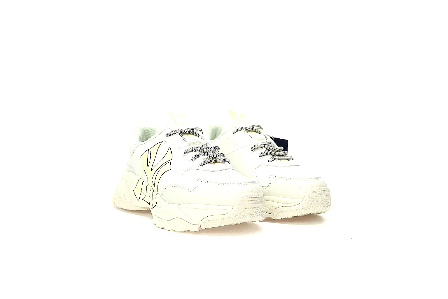 GogoBuy agent brief photos for New Balance White Gray Runner