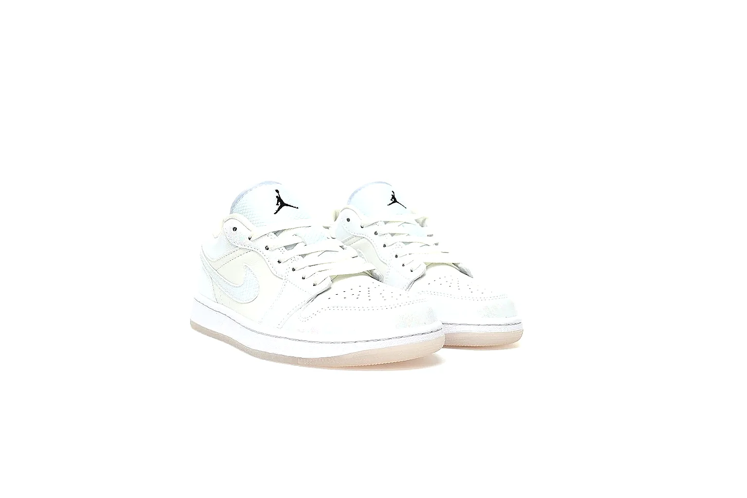 GogoBuy agent brief photos for Nike All White Low Court thumbnail 3