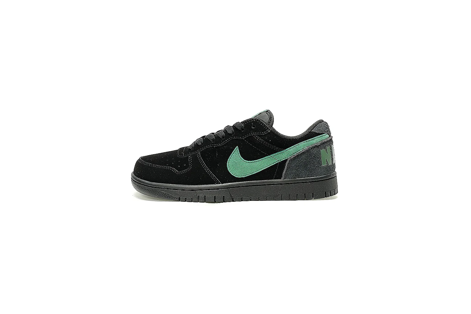 GogoBuy agent brief photos for Nike Black Green Low Court Sneaker