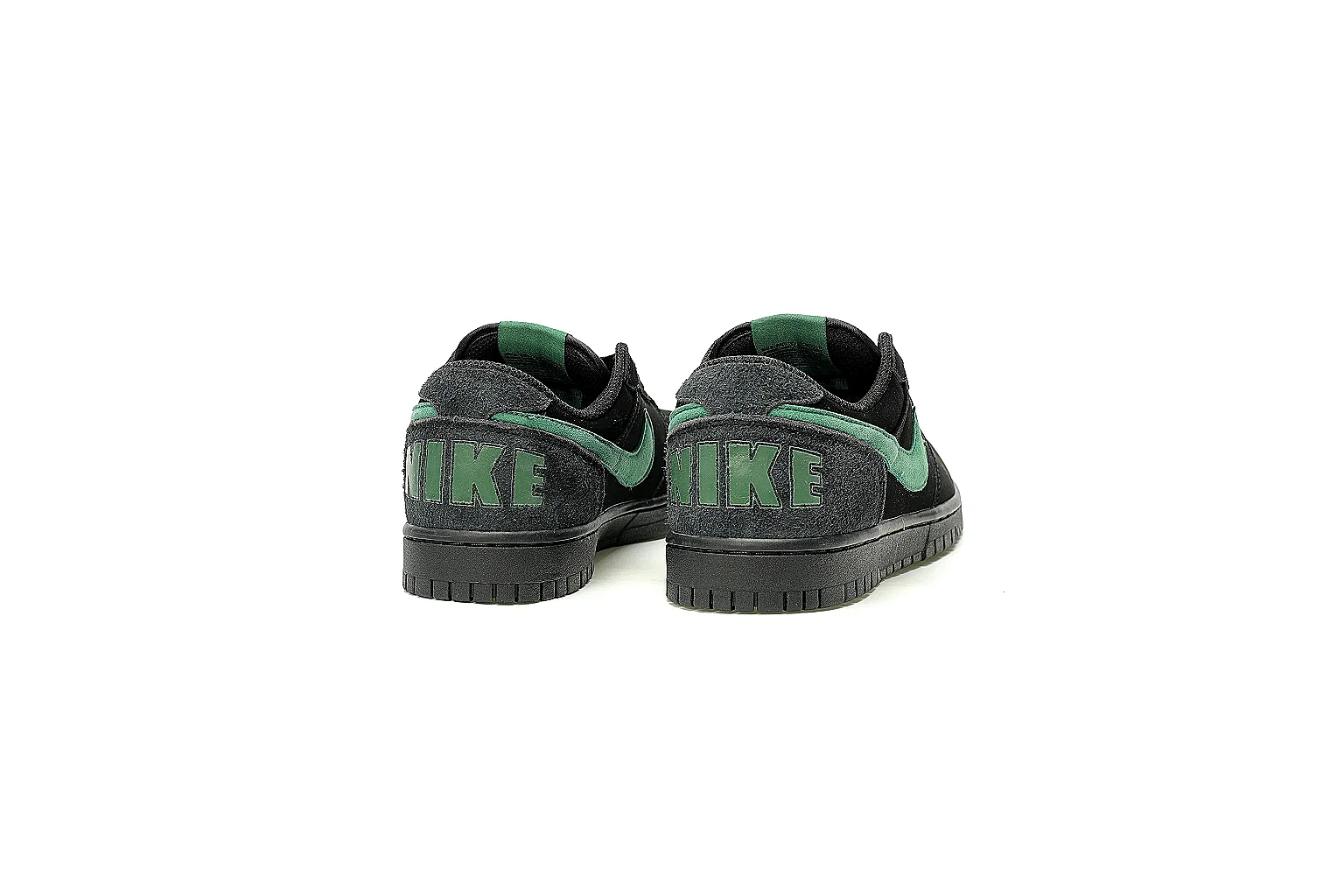 GogoBuy agent brief photos for Nike Black Green Low Court Sneaker thumbnail 3