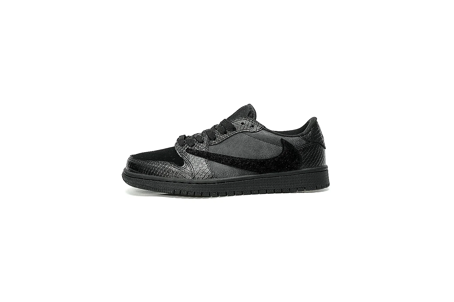 GogoBuy agent brief photos for Nike Black Low Court