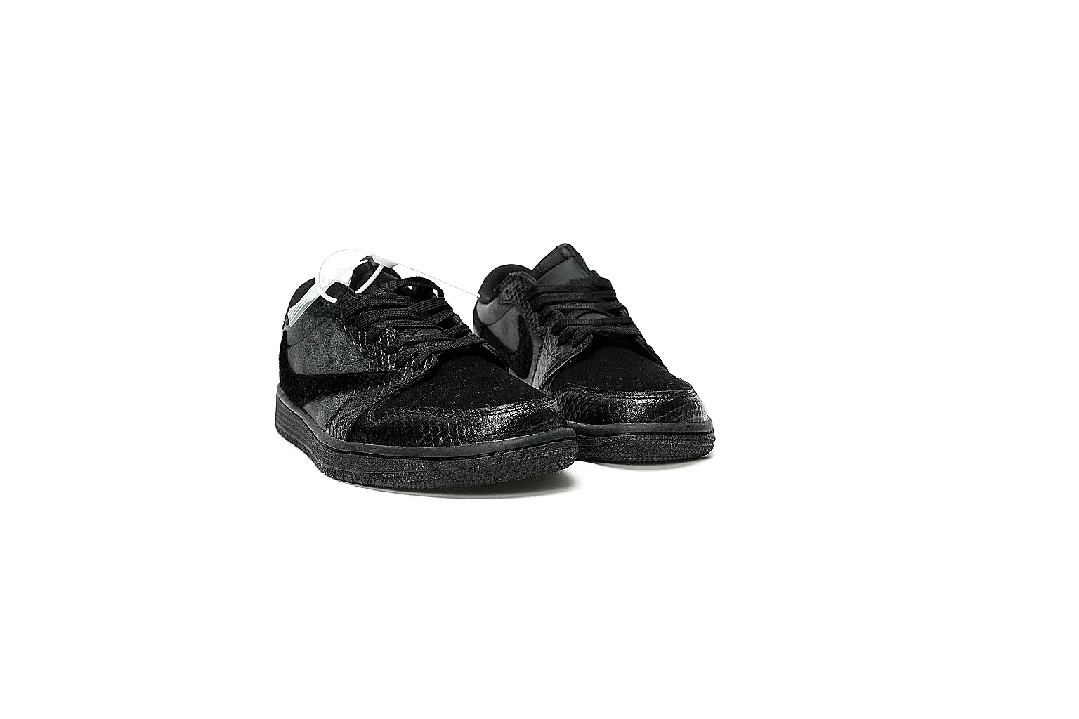 GogoBuy agent brief photos for Nike Black Low Court thumbnail 2