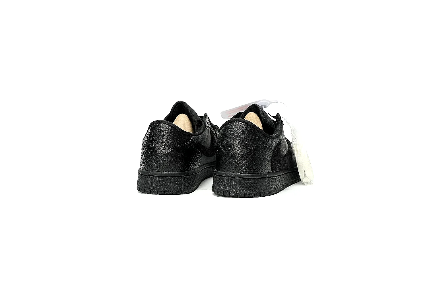 GogoBuy agent brief photos for Nike Black Low Court thumbnail 3