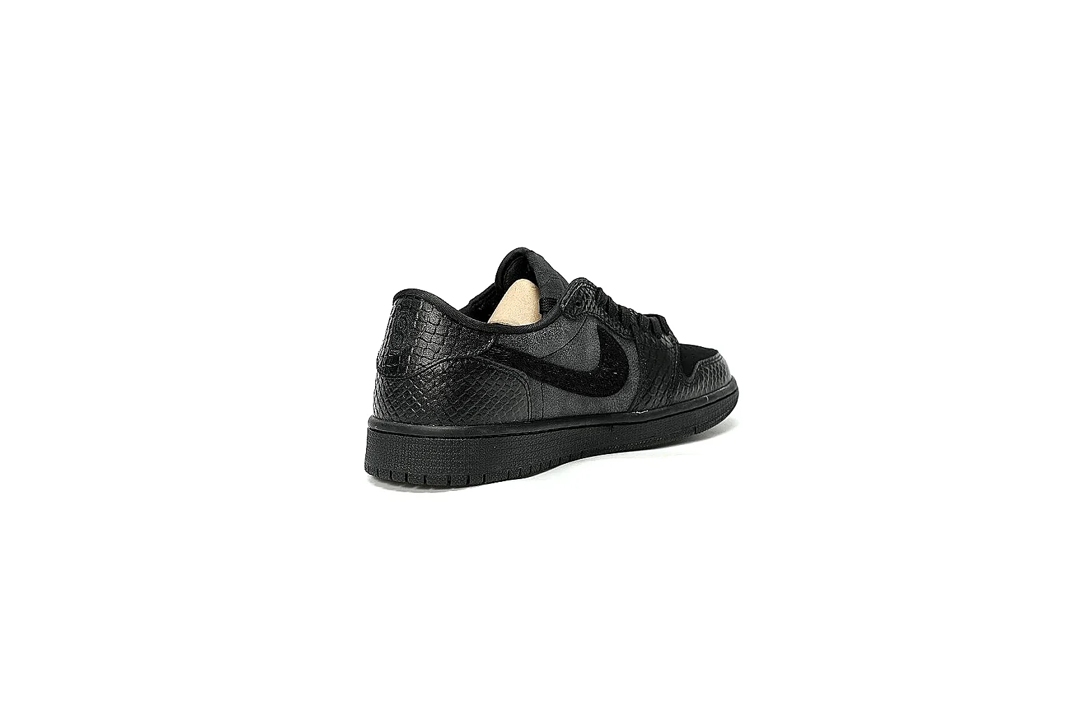 GogoBuy agent brief photos for Nike Black Low Court thumbnail 4