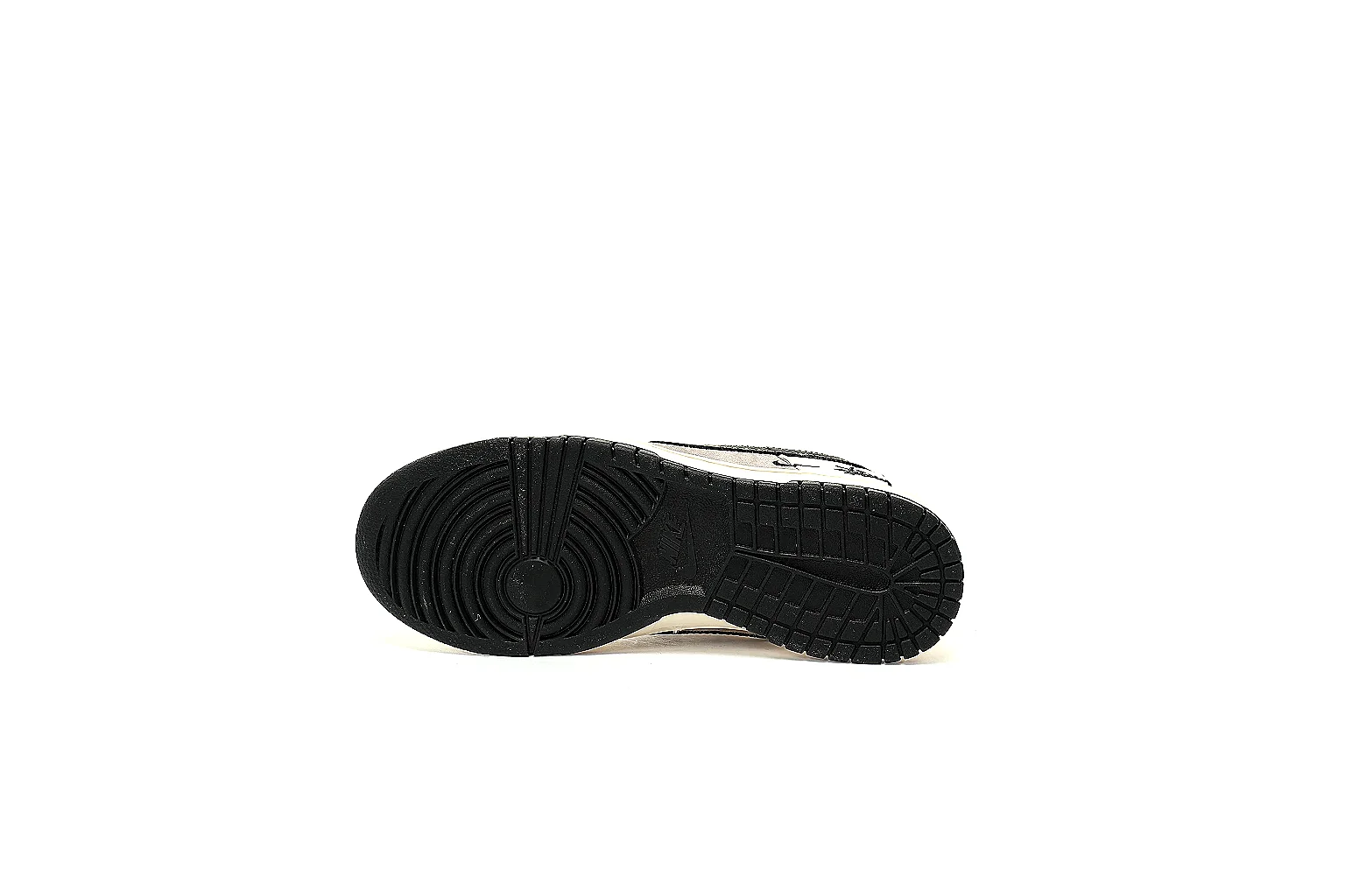 GogoBuy agent brief photos for Nike Cream Black Low Court Sneaker thumbnail 2