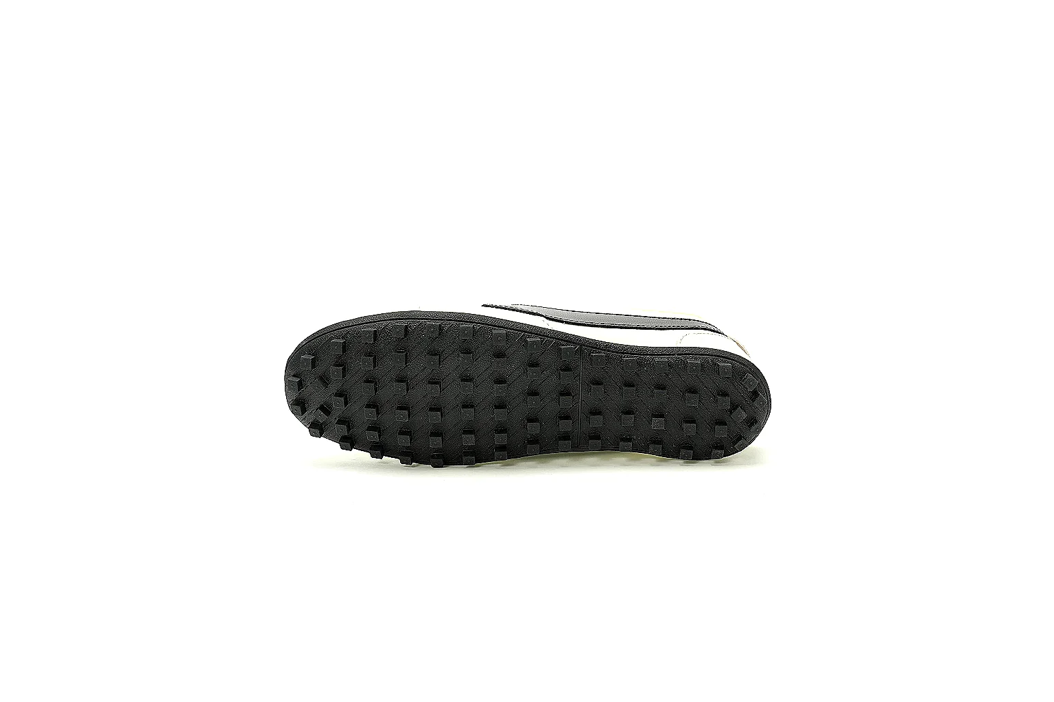 GogoBuy agent brief photos for Nike Cream Black Low Court Sneaker thumbnail 6