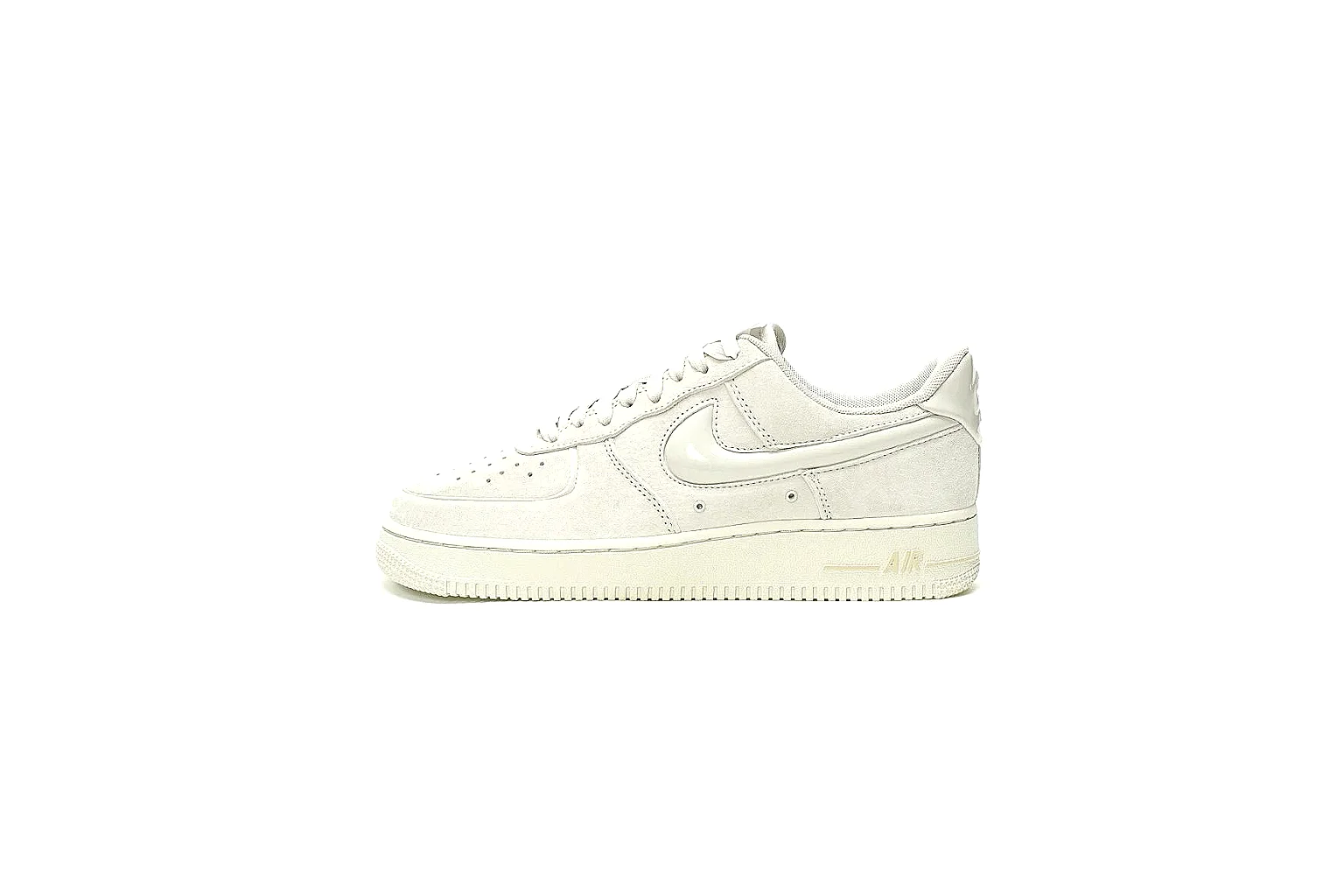 GogoBuy agent brief photos for Nike Cream Low Court Sneaker