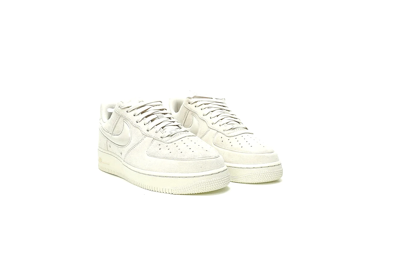 GogoBuy agent brief photos for Nike Cream Low Court Sneaker thumbnail 2