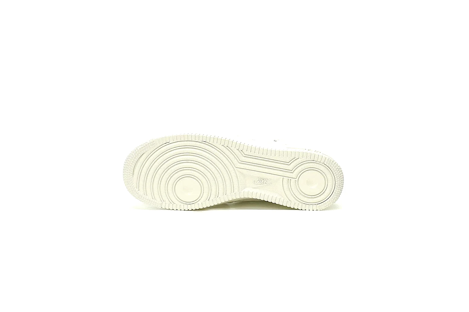 GogoBuy agent brief photos for Nike Cream Low Court Sneaker thumbnail 6
