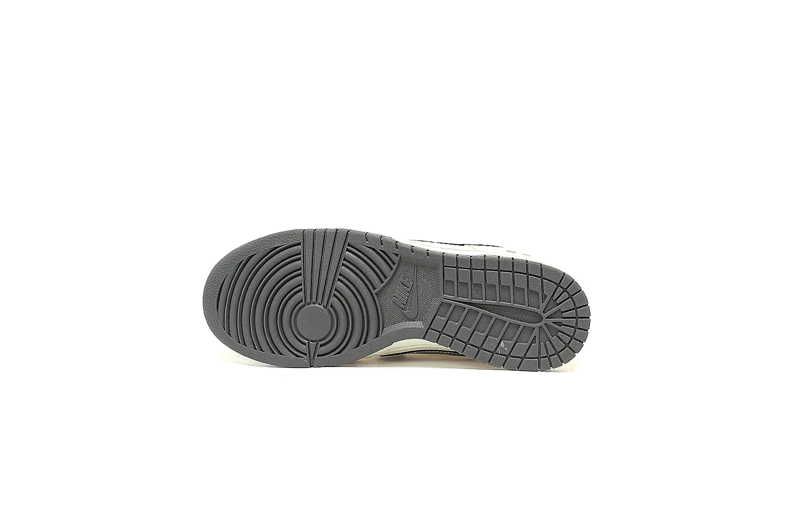 GogoBuy agent brief photos for Nike Gray Low Court Sneaker thumbnail 2