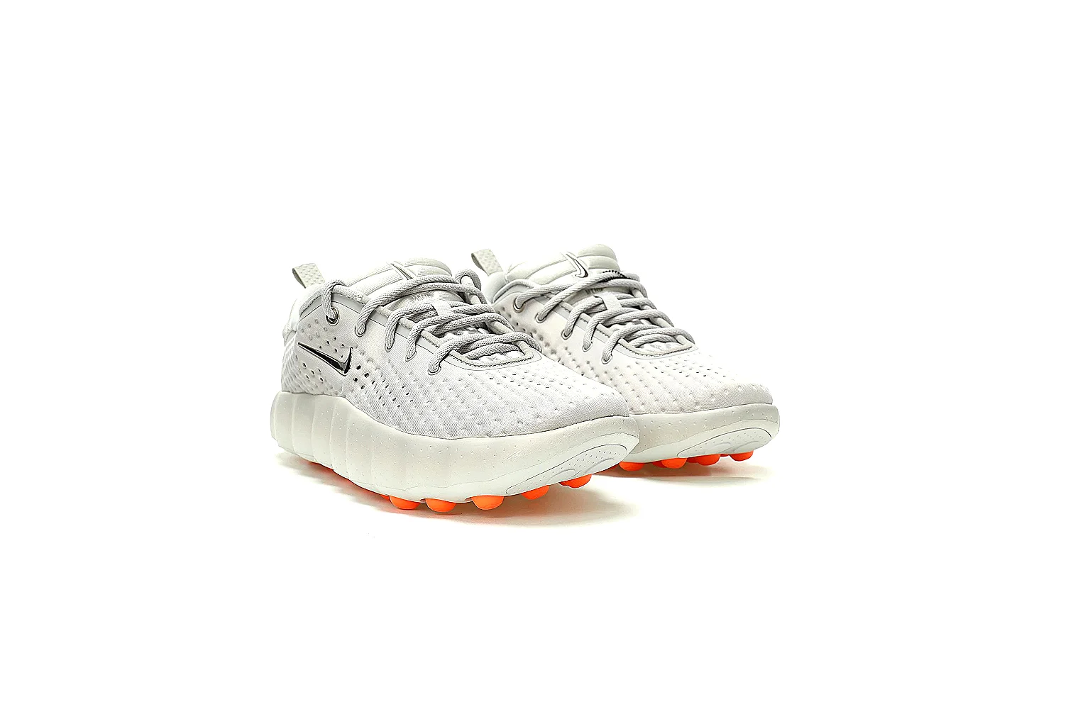 GogoBuy agent brief photos for Nike Gray Orange Runner Sneaker thumbnail 2