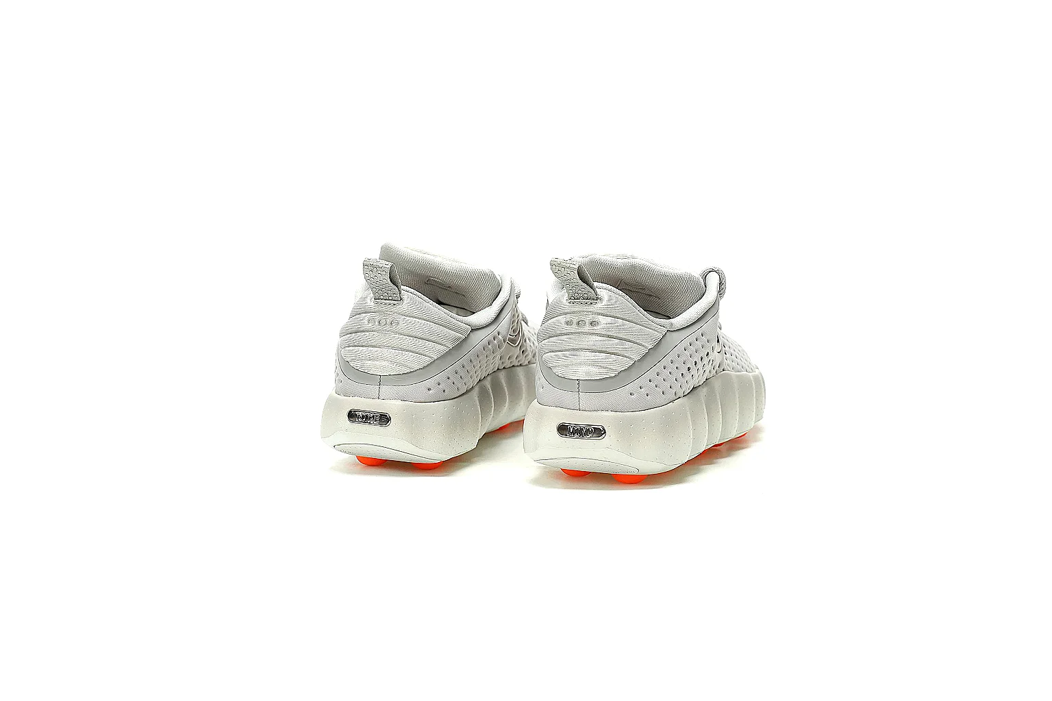 GogoBuy agent brief photos for Nike Gray Orange Runner Sneaker thumbnail 3