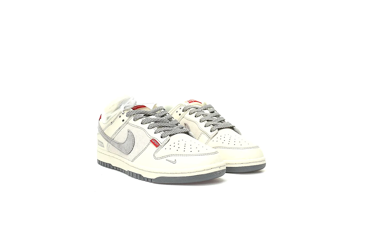 GogoBuy agent brief photos for Nike Gray Red Low Court Sneaker thumbnail 3