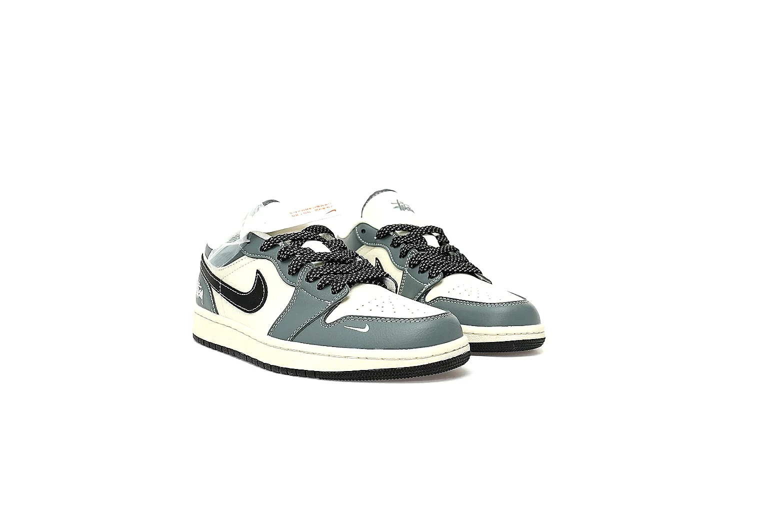 GogoBuy agent brief photos for Nike Gray Black Low Court