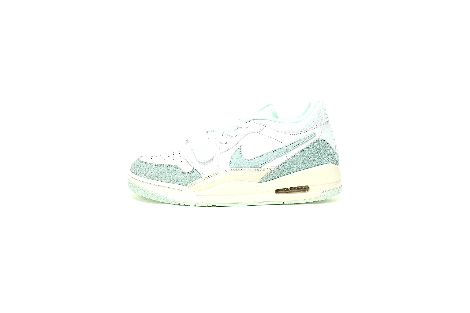 GogoBuy agent brief photos for Nike Mint Cream Retro Runner