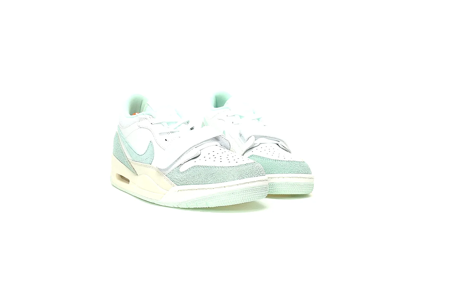 GogoBuy agent brief photos for Nike Mint Cream Retro Runner thumbnail 3