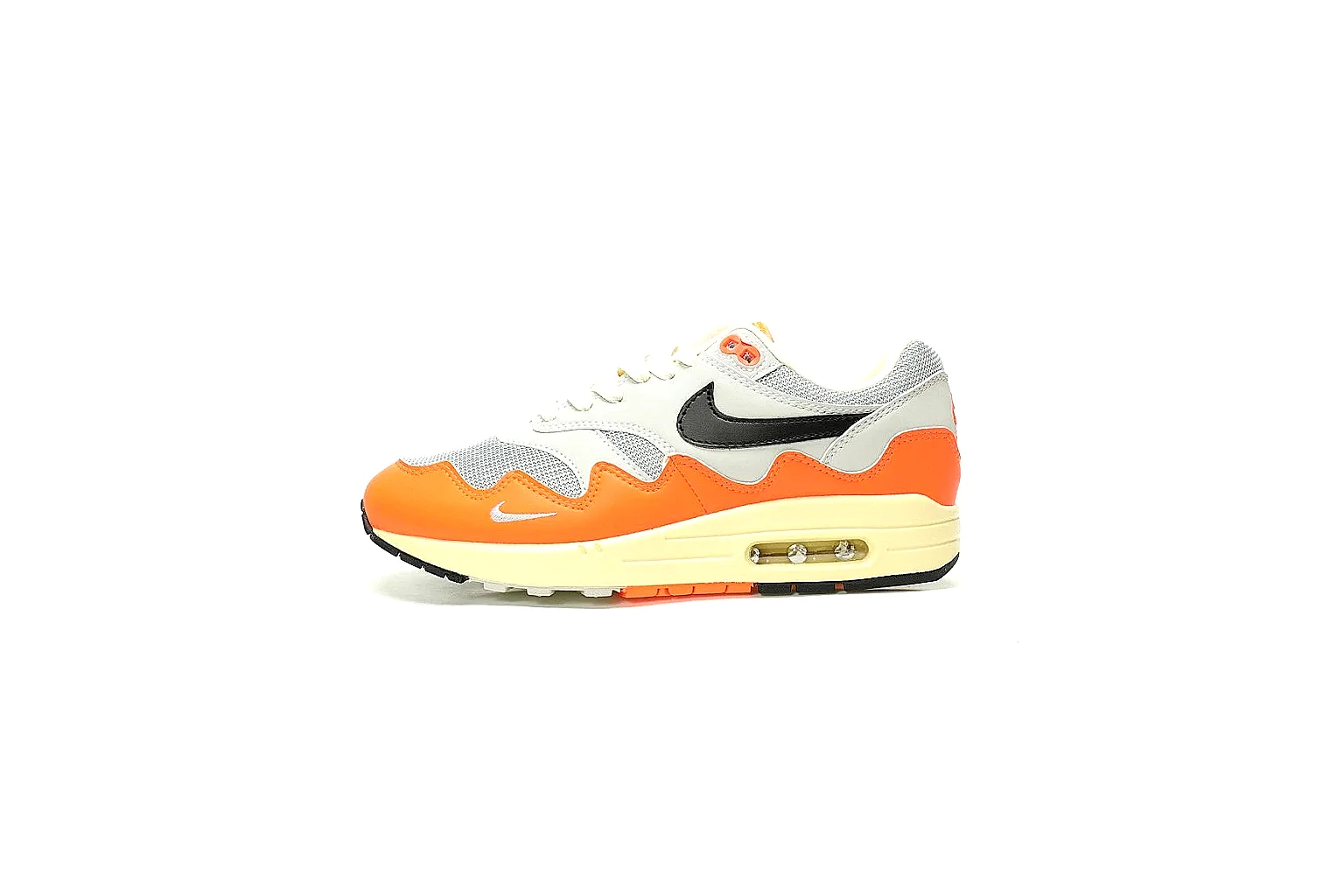 GogoBuy agent brief photos for Nike Orange Cream Retro Runner Sneaker