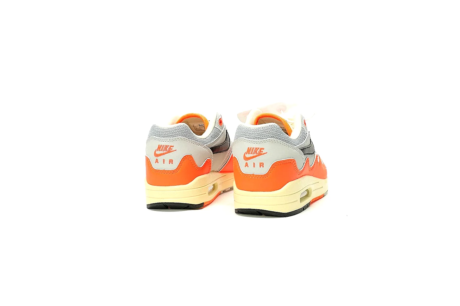 GogoBuy agent brief photos for Nike Orange Cream Retro Runner Sneaker thumbnail 3