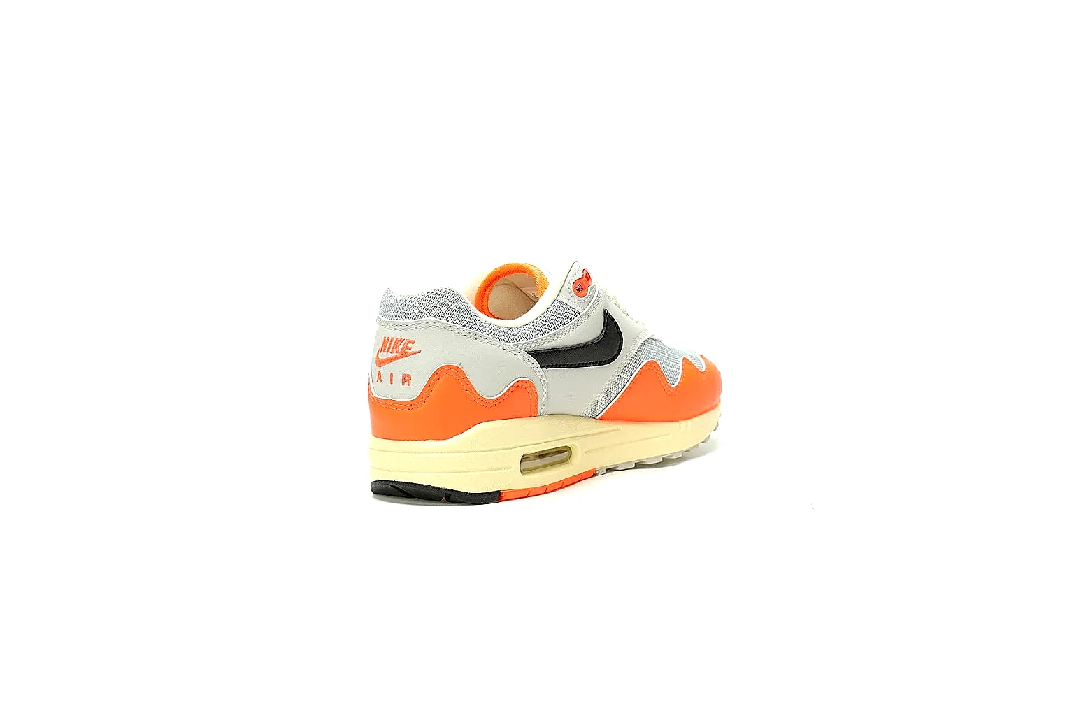 GogoBuy agent brief photos for Nike Orange Cream Retro Runner Sneaker thumbnail 4