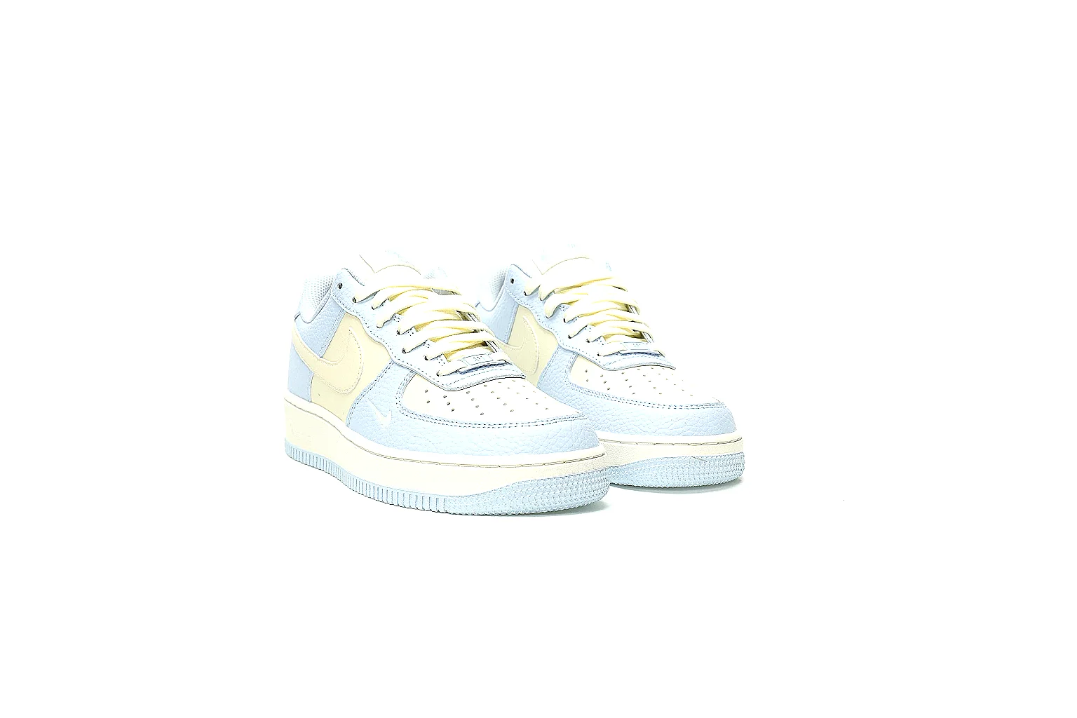 GogoBuy agent brief photos for Nike Pale Blue Low Court Sneaker thumbnail 2