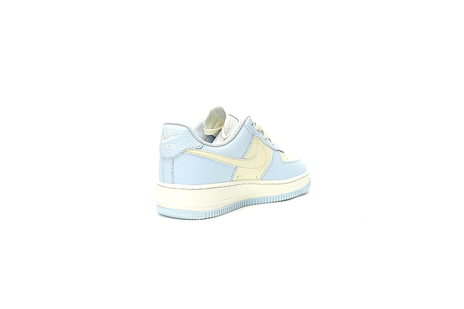 GogoBuy agent brief photos for Nike Pale Blue Low Court Sneaker thumbnail 4