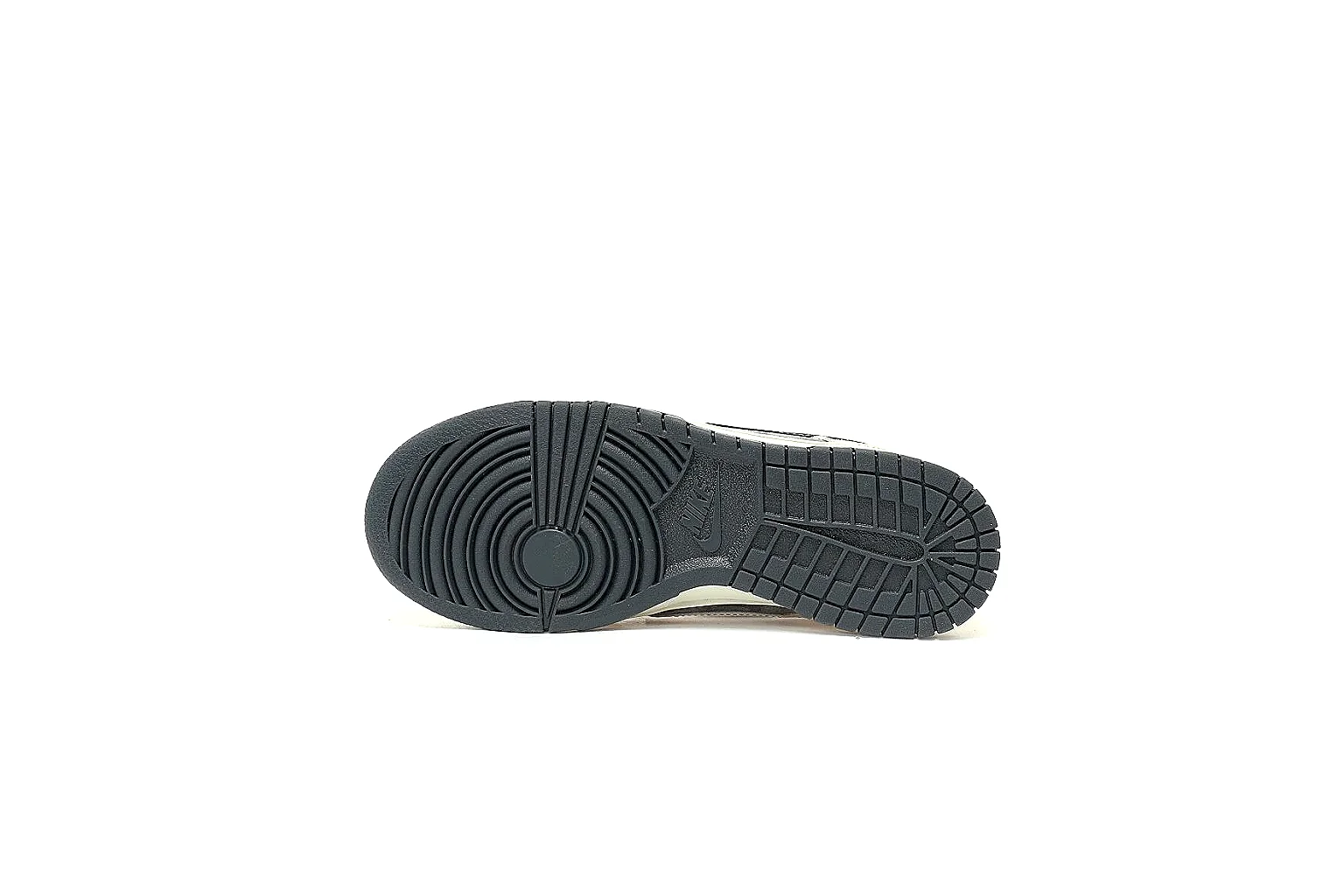 GogoBuy agent brief photos for Nike Silver Gray Low Court thumbnail 2