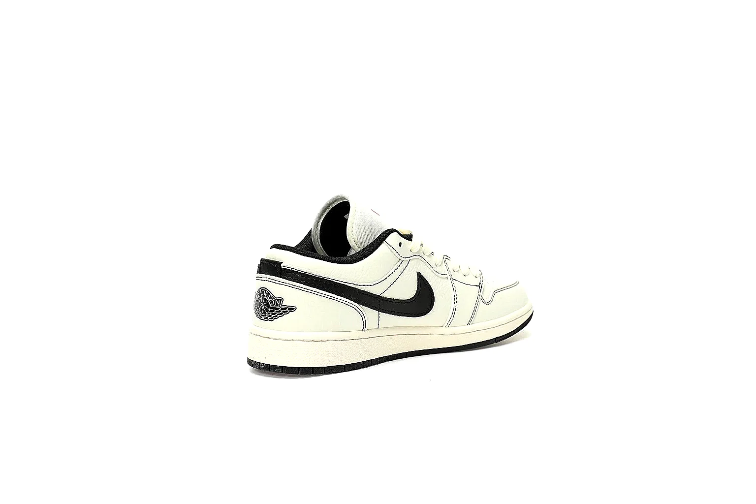 GogoBuy agent brief photos for Nike White Black Low Court Sneaker thumbnail 5