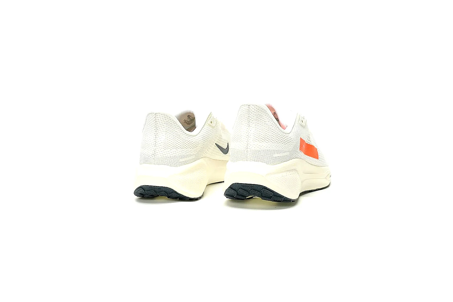 GogoBuy agent brief photos for Nike White Orange Runner Sneaker thumbnail 3