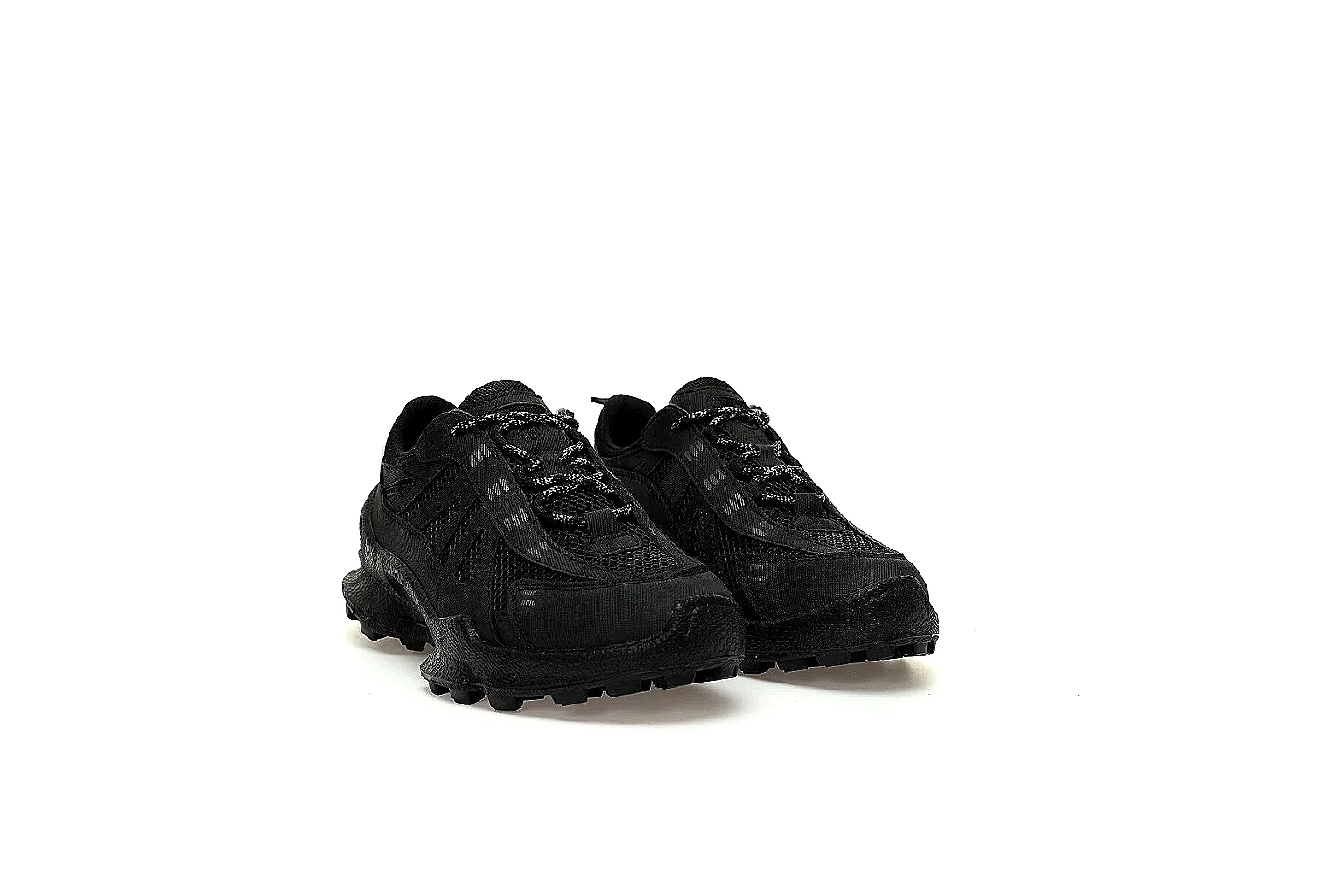gogobuy.cloud On Cloudmonster Black Low 5398 black runner image