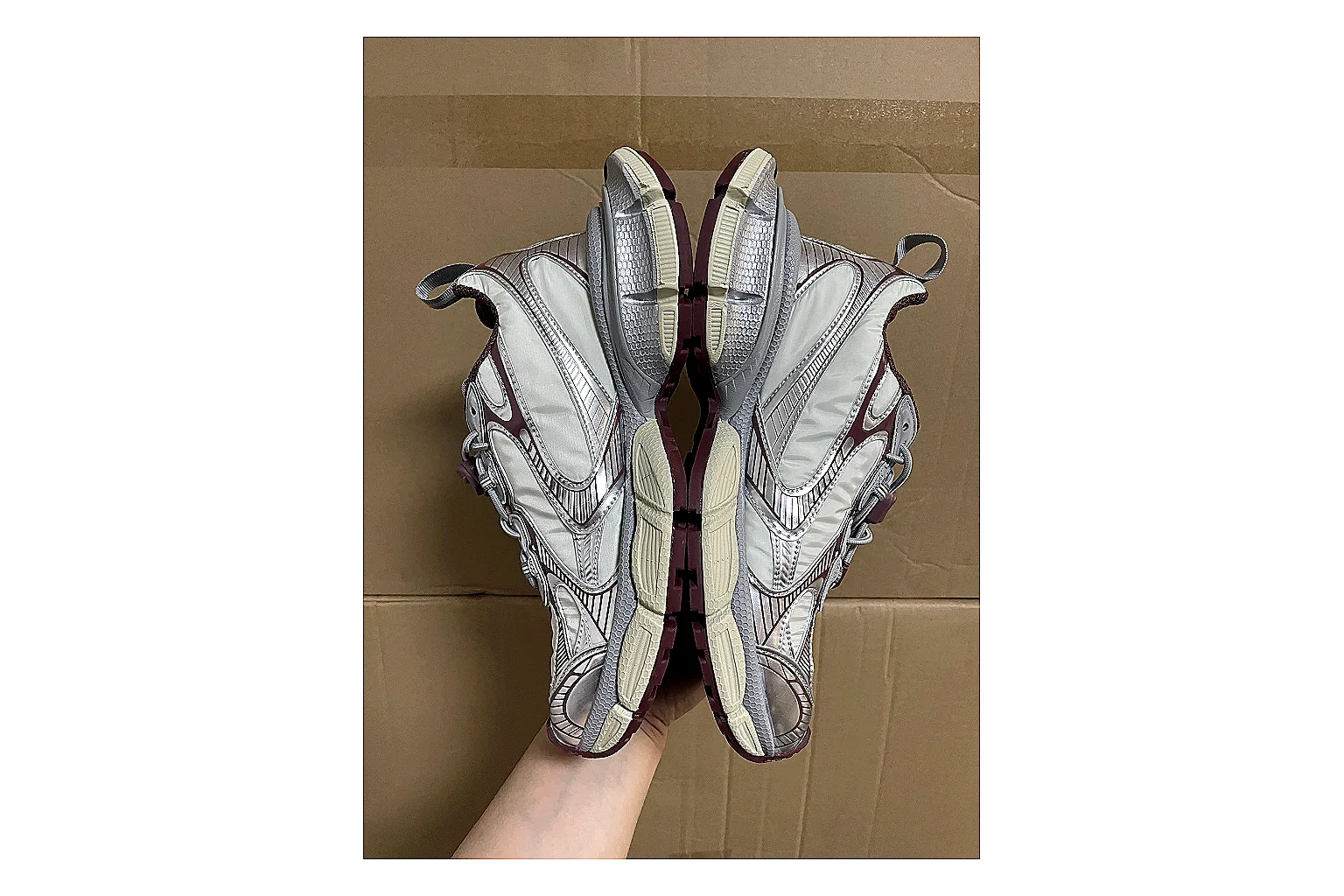 Casual Low-Top Sneaker 0691 shopping brief image showing casual low-top sneaker with clean paneling, textured upper and six-view gallery for daily streetwear styling plus side-profile shape, upper panel lines, and outsole detail thumbnail 4